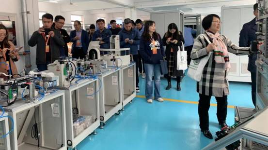 8e70f4a4023c241b3508f262f1f07c2